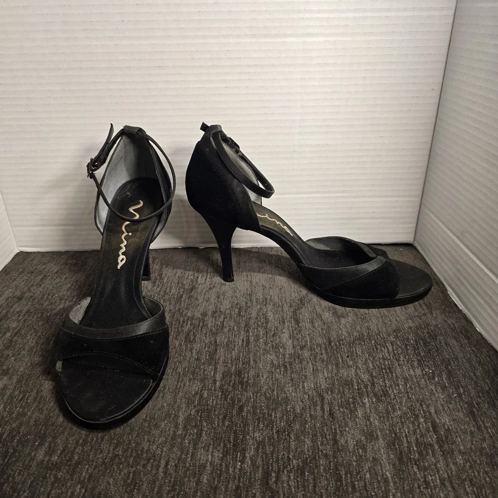 Nina Black Velvet Satin Ankle Strap Stiletto Heels Sandals Womens 8.5 M Evening